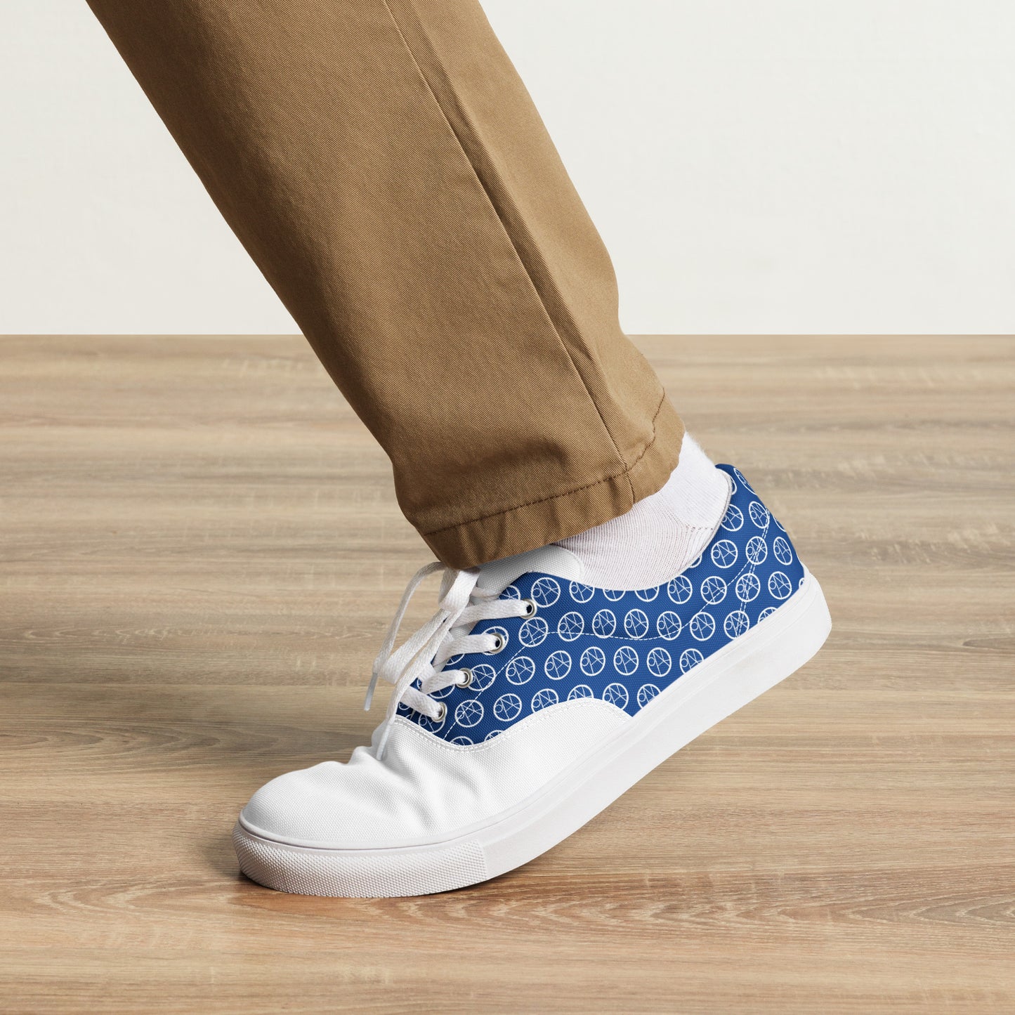 Men’s lace-up canvas shoes