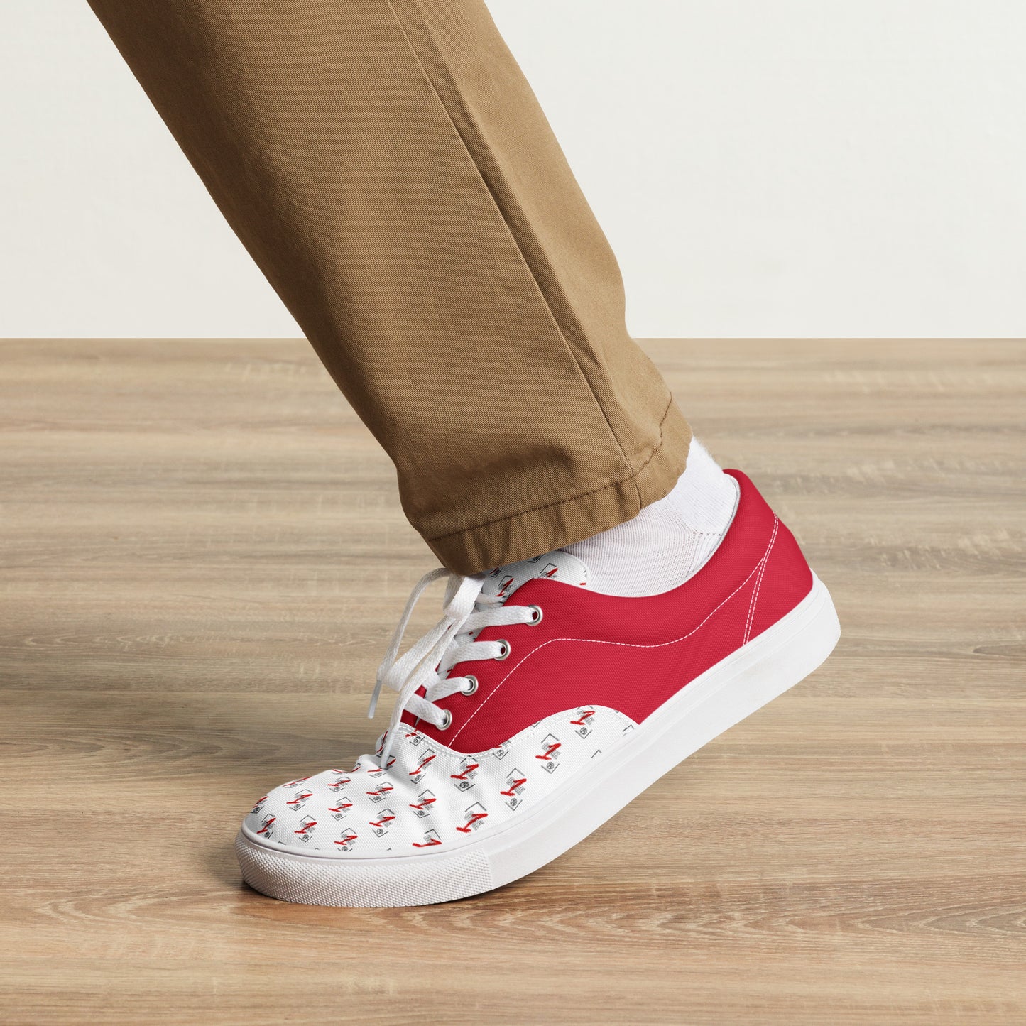 Men’s lace-up canvas shoes
