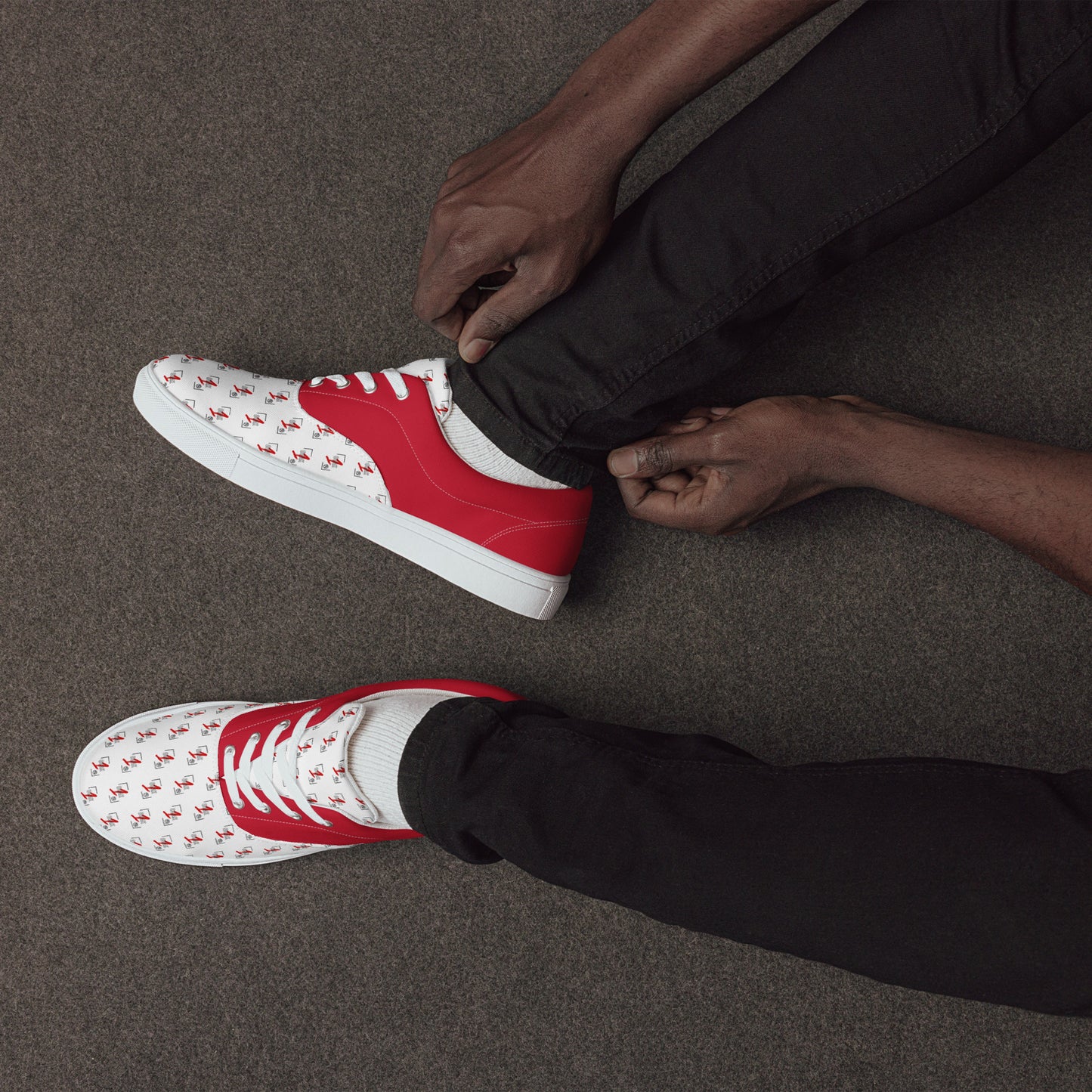 Men’s lace-up canvas shoes