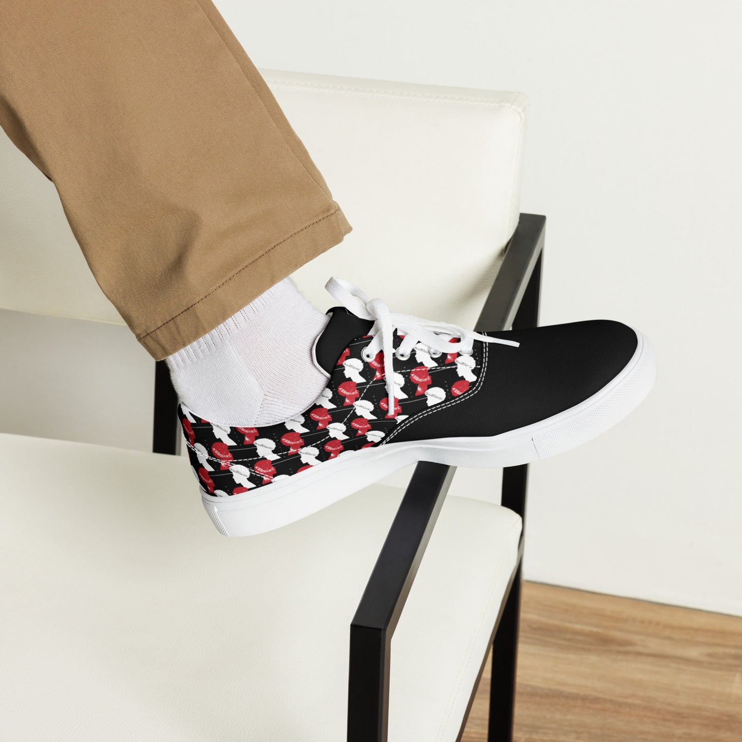 Men’s lace-up canvas shoes