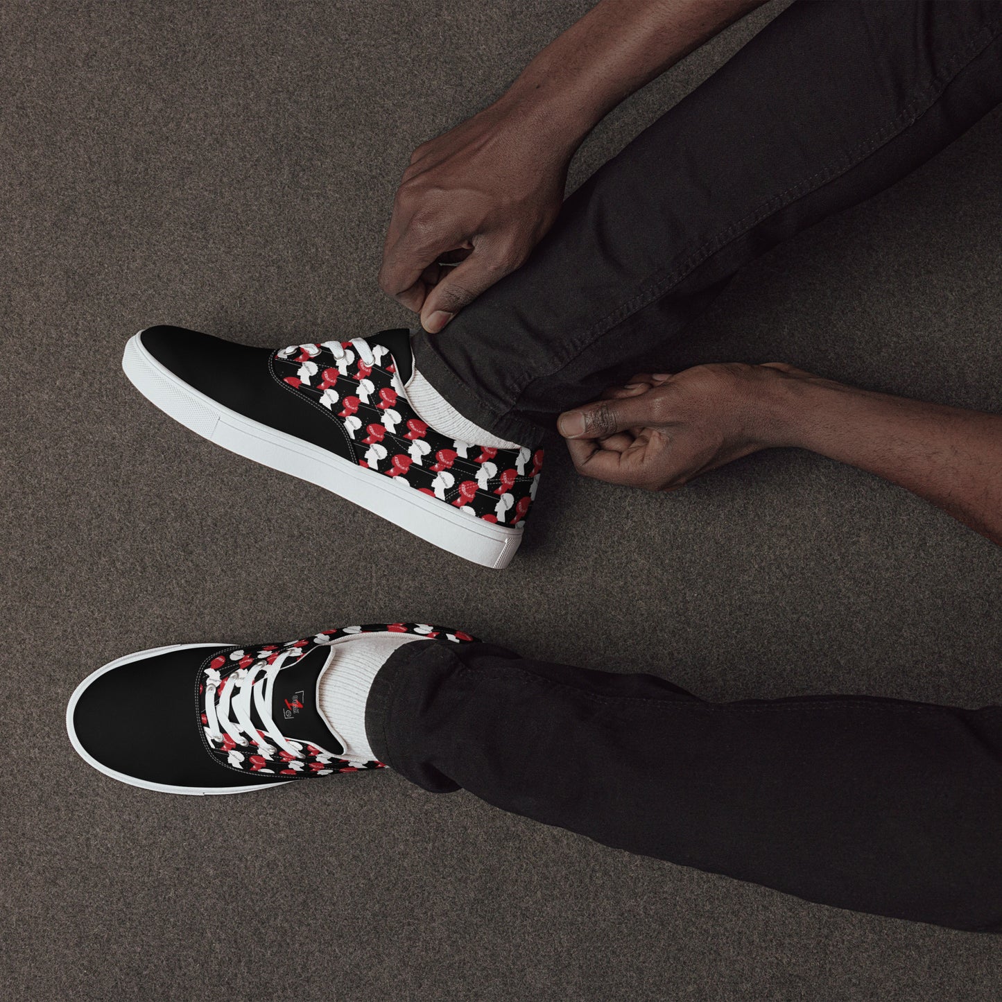 Men’s lace-up canvas shoes